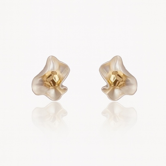 Zara Jewelry - Floral Design Gold and Cream Earrings